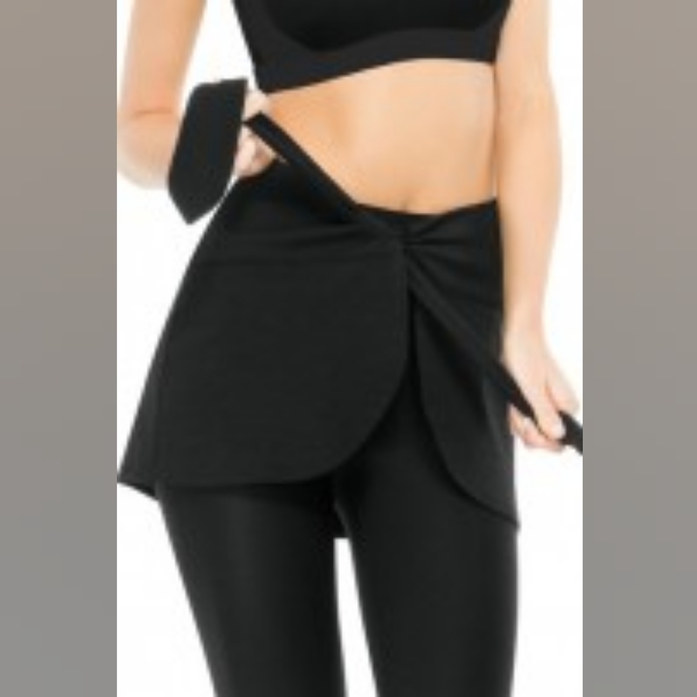 Spanx Wrap and Go Skirt-Wrap Size S/M